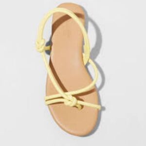 𝅺Universal Thread Women's Petal Yellow Tubular Sandals
